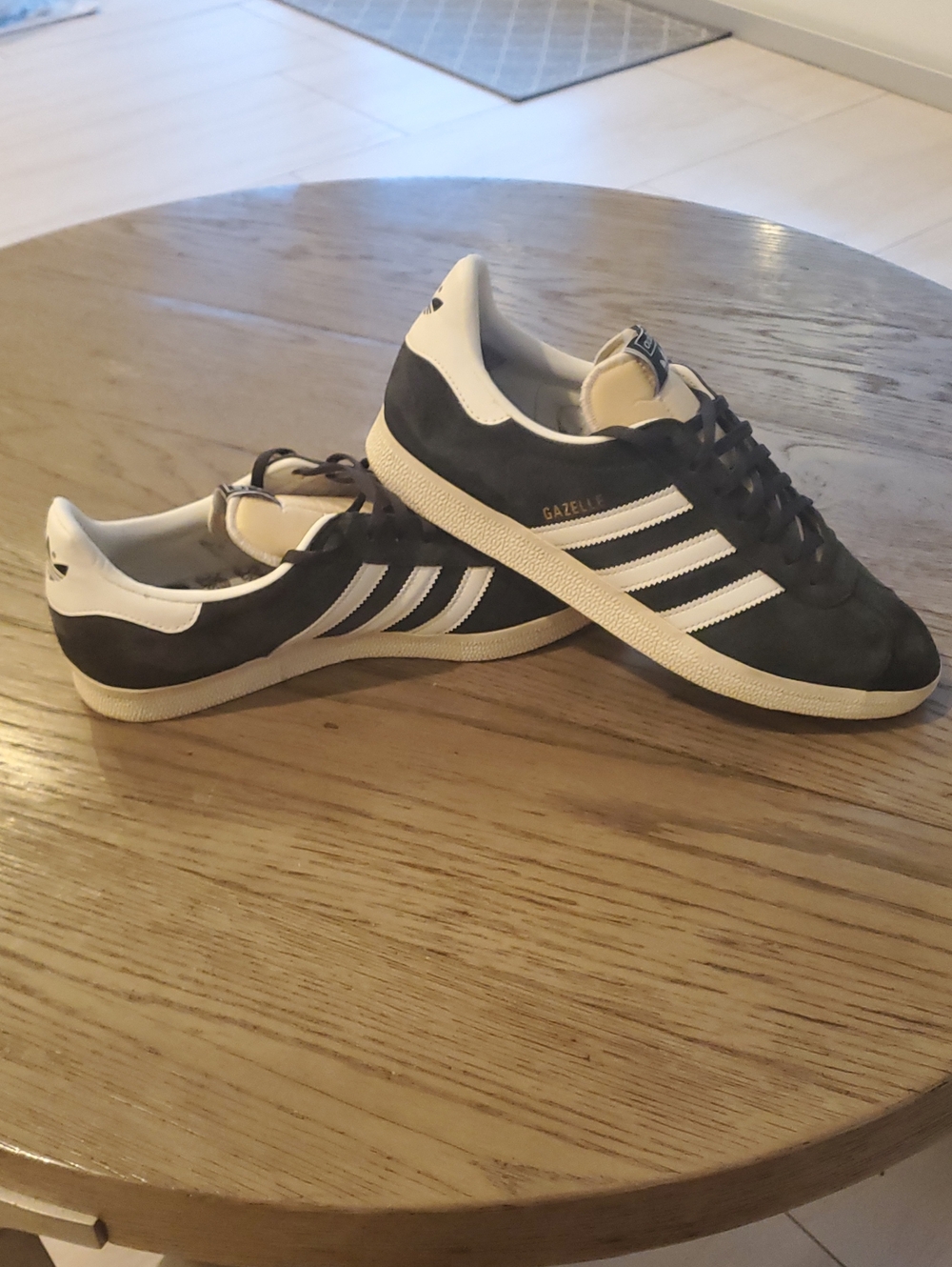 ADIDAS - Picture 2 of 8